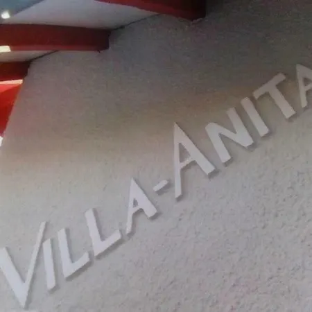 Anita Villa *